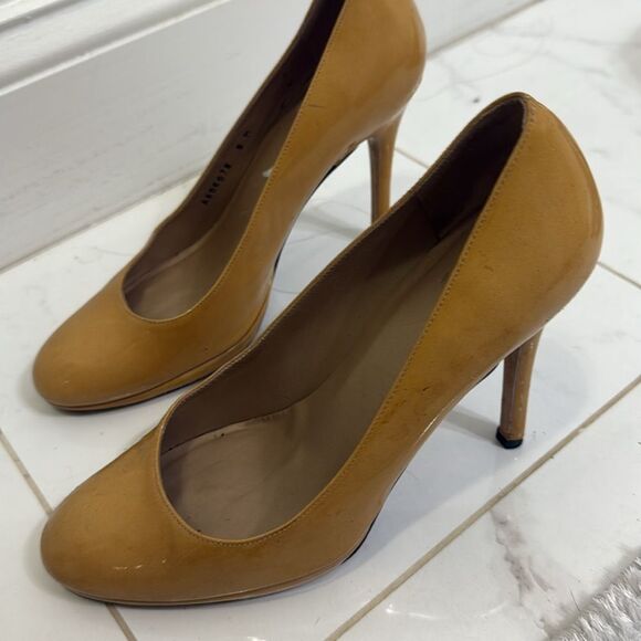Stuart Weitzman Classic Tan Heels Size 8 Leather Patent Heels - Great Condition - Picture 2 of 6